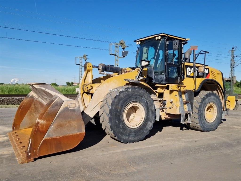 Second-hand CATERPILLAR 966M - Shovel - 2015