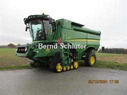 John Deere s680I.