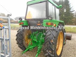 John Deere 2130