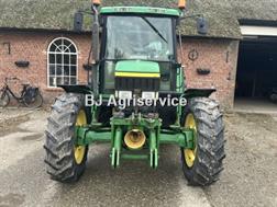 John Deere 6110