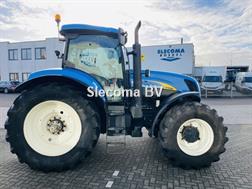 New Holland T 7040