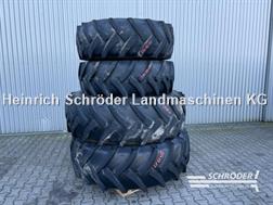 John Deere 420/85 R28 + 520/85 R42 KOMPLETTRÄDER