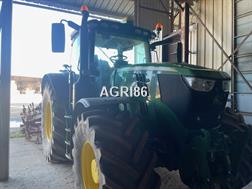 John Deere 6215R