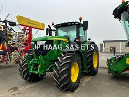 John Deere 6R215