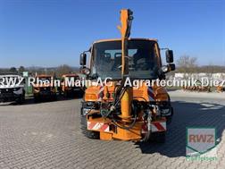 Mercedes Unimog U 300 mit Mulag Ausleger