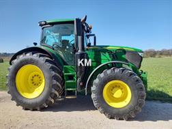 John Deere 6215