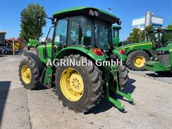 John Deere 5820