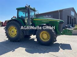 John Deere 8520