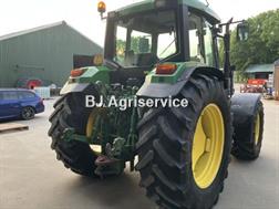 John Deere 6400