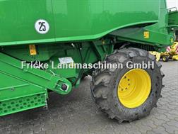 John Deere T 670