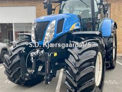 New Holland T 7030