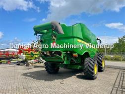 John Deere S 690