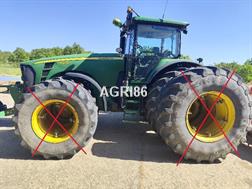 John Deere 8230