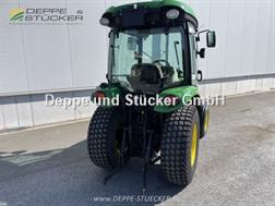 John Deere 3320