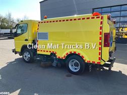 Mitsubishi Canter 7C15 Brock sweeper Just 94.095 km!