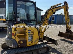 Komatsu PC30MR-2
