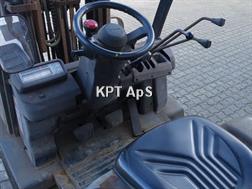 Nissan Y1D2A200 // 2000 kg. Diesel