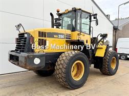Komatsu WA250-5 - Dutch Machine / 3rd Function / Auto Lube