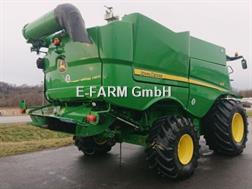 John Deere S 670