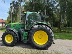 John Deere 6215