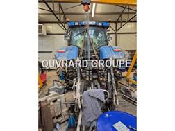 New Holland T7040