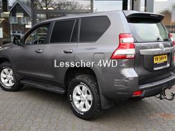 Toyota Land Cruiser 150 2.8 D-4D 5DRS VX A/T VAN