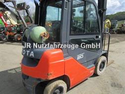 Toyota 06-8FG20F - GAS Triplex-FH 6,5m - Zinkenverstell