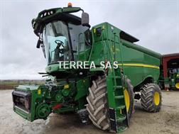 John Deere S770