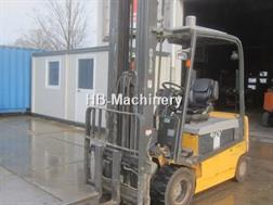 Nissan Heftruck, L30T elektrisch, triplomast, side shift.