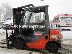 Toyota 8FDF25 - Triplex 4,7m -Zinkenversteller+Seitensc