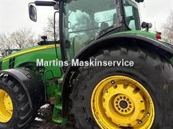 John Deere 8260 R