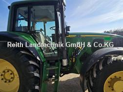 John Deere 6820