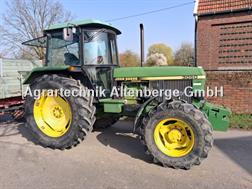John Deere 3050
