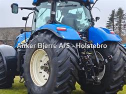 New Holland T 7070 AutoCommand 