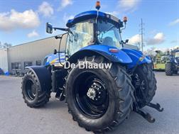 New Holland T 7040