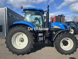 New Holland T 7040