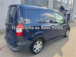 Ford Transit Courier **EURO 5-BELGIAN ORIGINE-AIRCO**