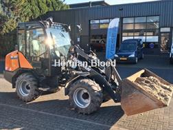 Doosan DL65.