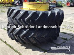 BKT ZWILLINGSRÄDER 520/85 R46 + VERSCHLÜSSE