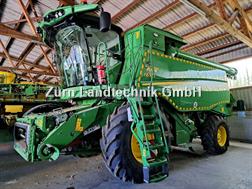 John Deere T 670