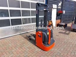 Linde L12 stapelaar 3 delige mast 450