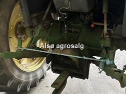 John Deere 2140