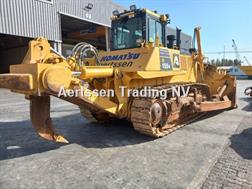 Komatsu D155A-6R (4pcs available for sale in Abu Dhabi)