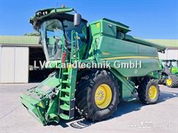 John Deere T 660