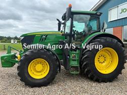 John Deere 6215