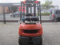 Toyota FG25, LPG gas, triplex, side shift.