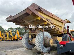 Komatsu HD605-5 **Engine broken** Spare parts for sale!