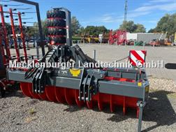 Saphir Silorex Silagewalze SW 30 H mit Kantenverdichter