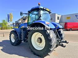 New Holland T 7040