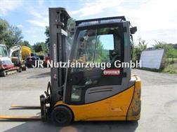 Jungheinrich EFG 220 Triplex-Freihub + Zinkenversteller + Sei